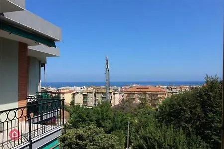 Lauretta Apartment *