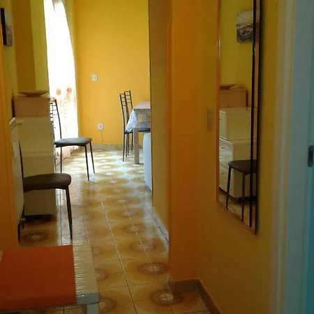 Lauretta Apartment *