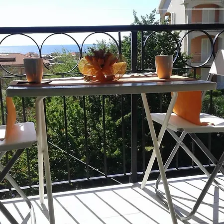 Lauretta * Ceriale